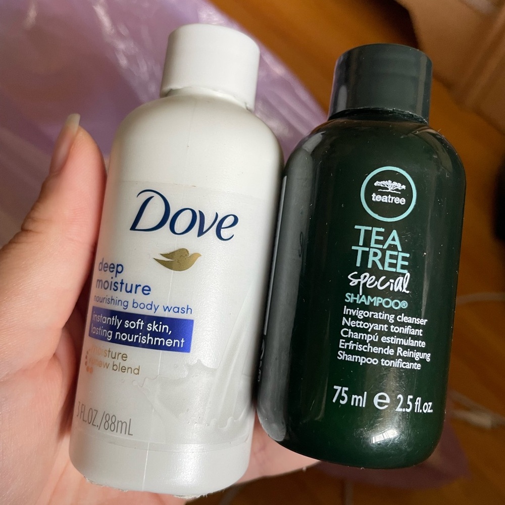 Dove Body Wash and Tea Tree Shampoo Set